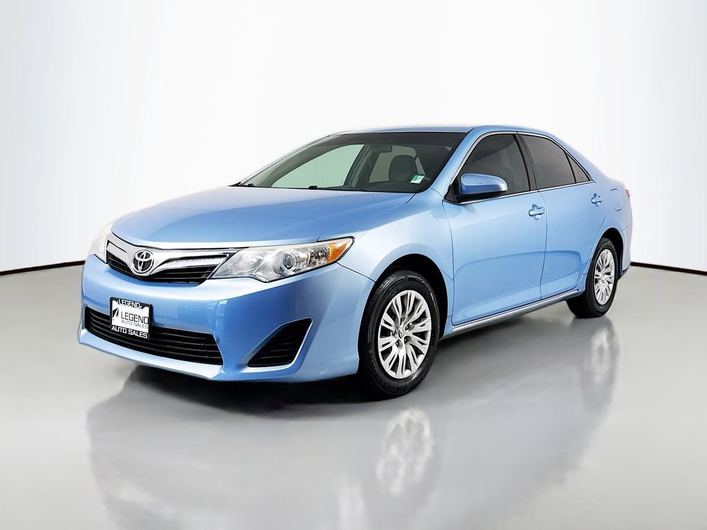 Used 2012 Toyota Camry LE FWD image 1