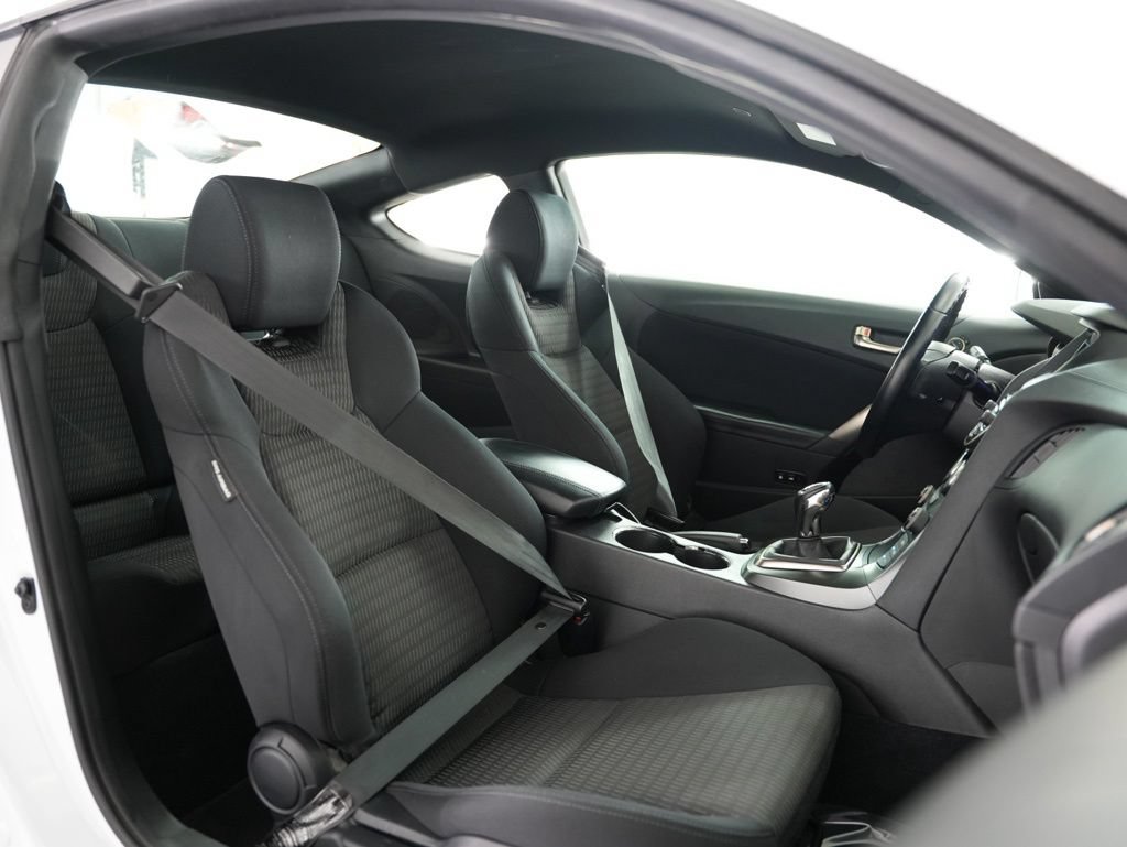 Used 2015 Hyundai Genesis 3.8 RWD image 47