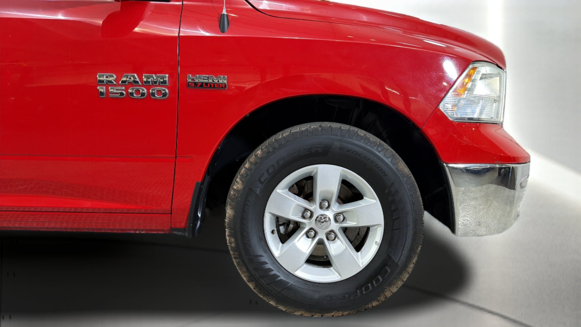 Used 2014 RAM 1500 Classic SLT RWD image 34