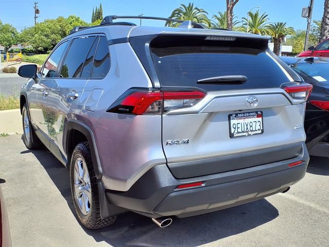 Used 2021 Toyota RAV4 XLE w/ Convenience Package FWD image 14