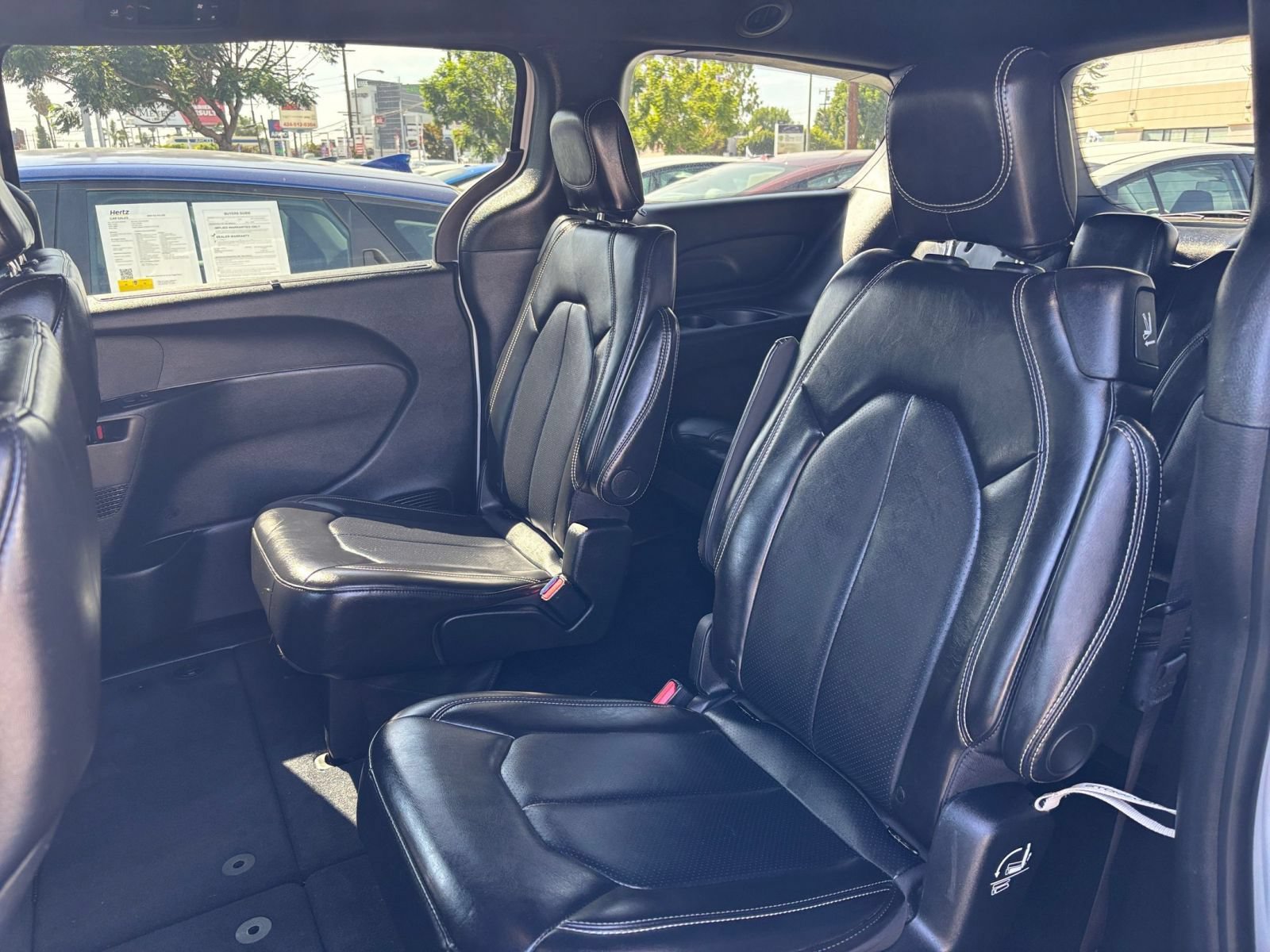 Used 2025 Chrysler Pacifica Select FWD image 27