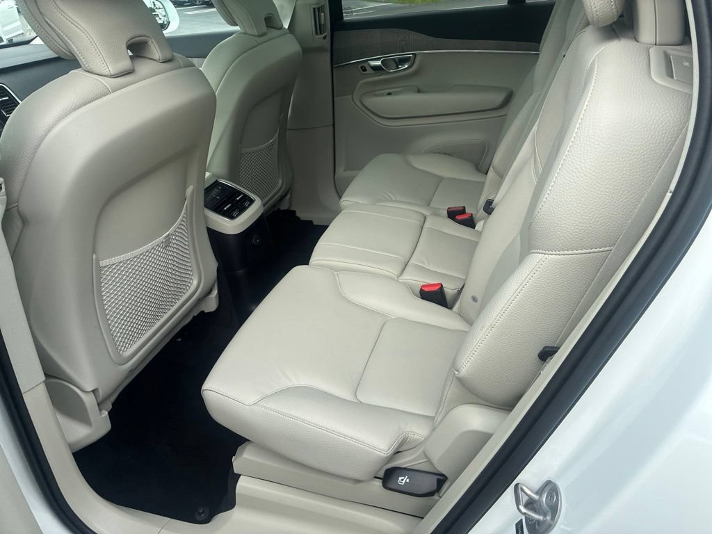 Used 2024 Volvo XC90 T8 Plus w/ Protection Package Premier AWD/4WD image 9