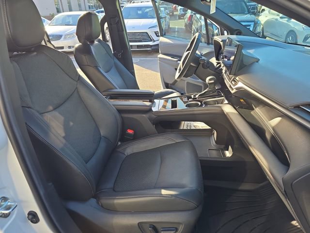 Used 2025 Toyota Sienna Limited image 10