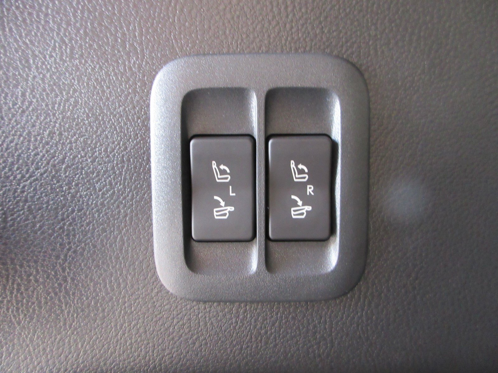 Used 2026 Lexus TX 500h AWD w/ Technology Package image 61