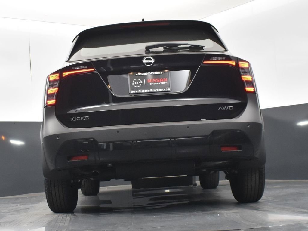 Used 2025 Nissan Kicks S image 39