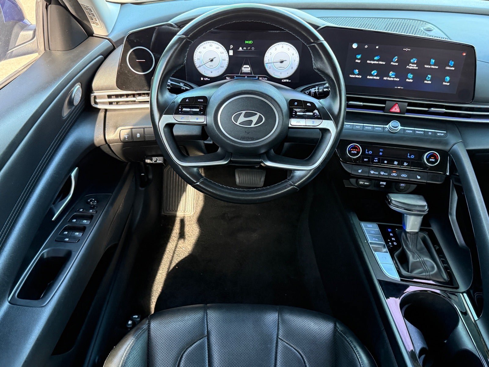 Used 2024 Hyundai Elantra Limited FWD image 16
