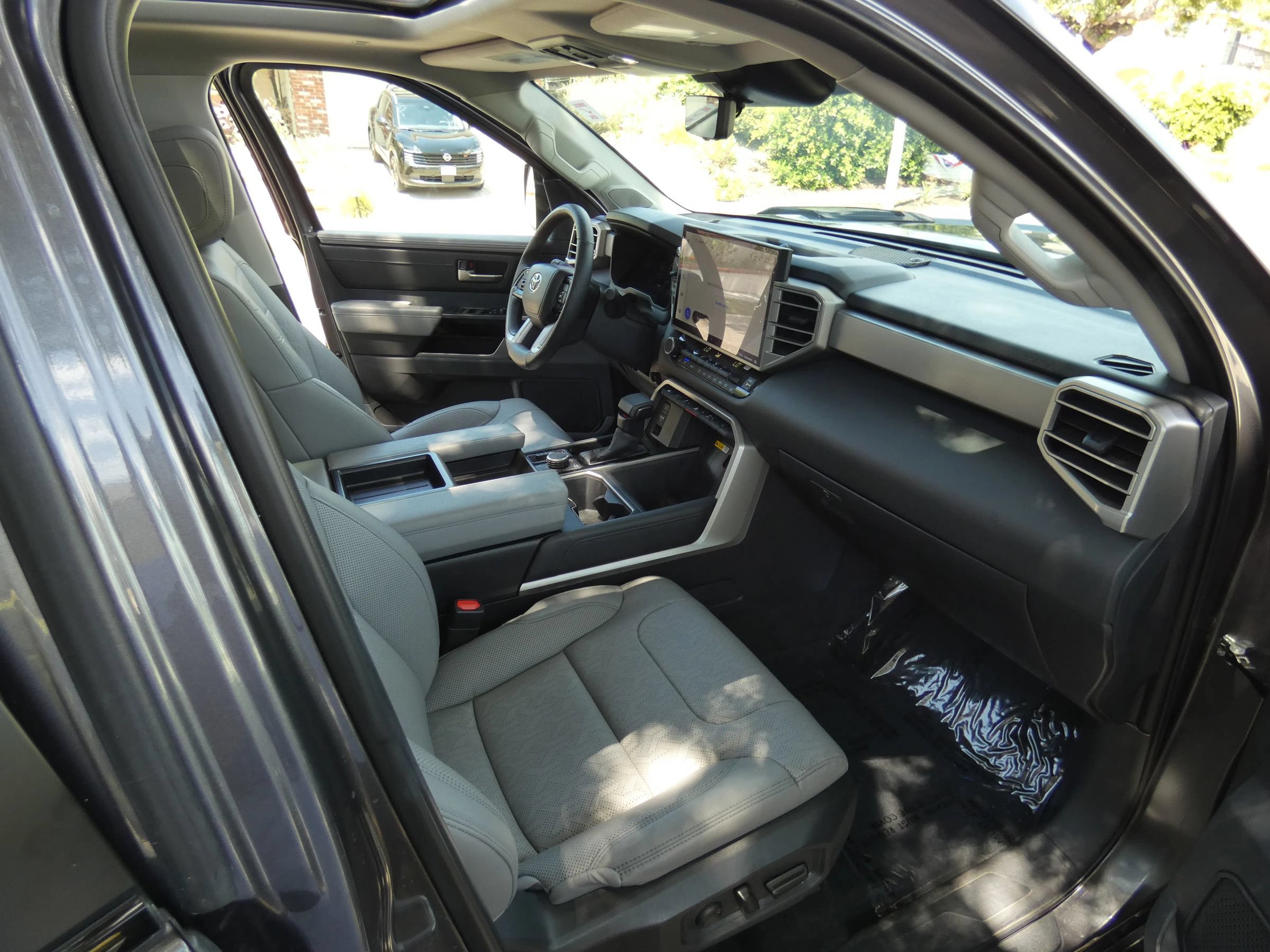 Used 2024 Toyota Tundra Limited w/ TRD Off-Road Package AWD/4WD image 28