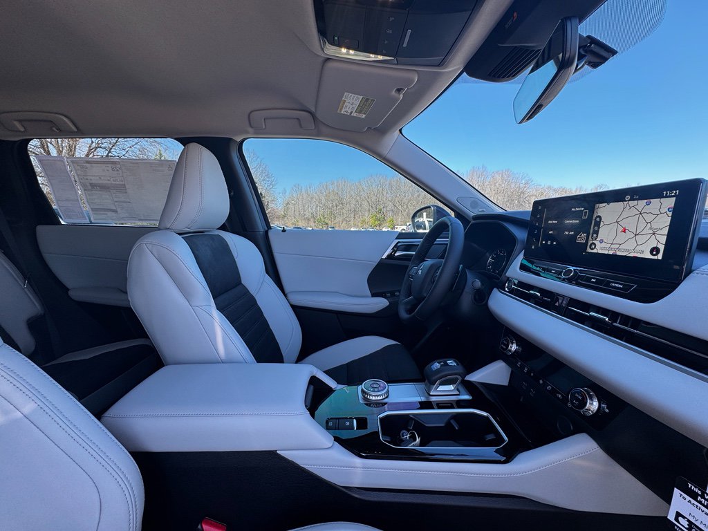 New 2026 Mitsubishi Outlander LE image 8