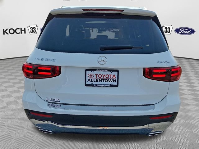 Used 2024 Mercedes-Benz GLB 250 4MATIC image 7
