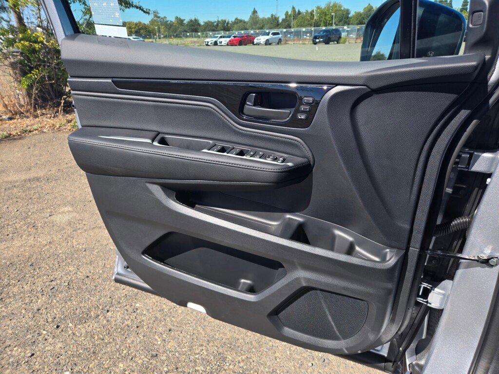 New 2026 Honda Odyssey Touring image 12