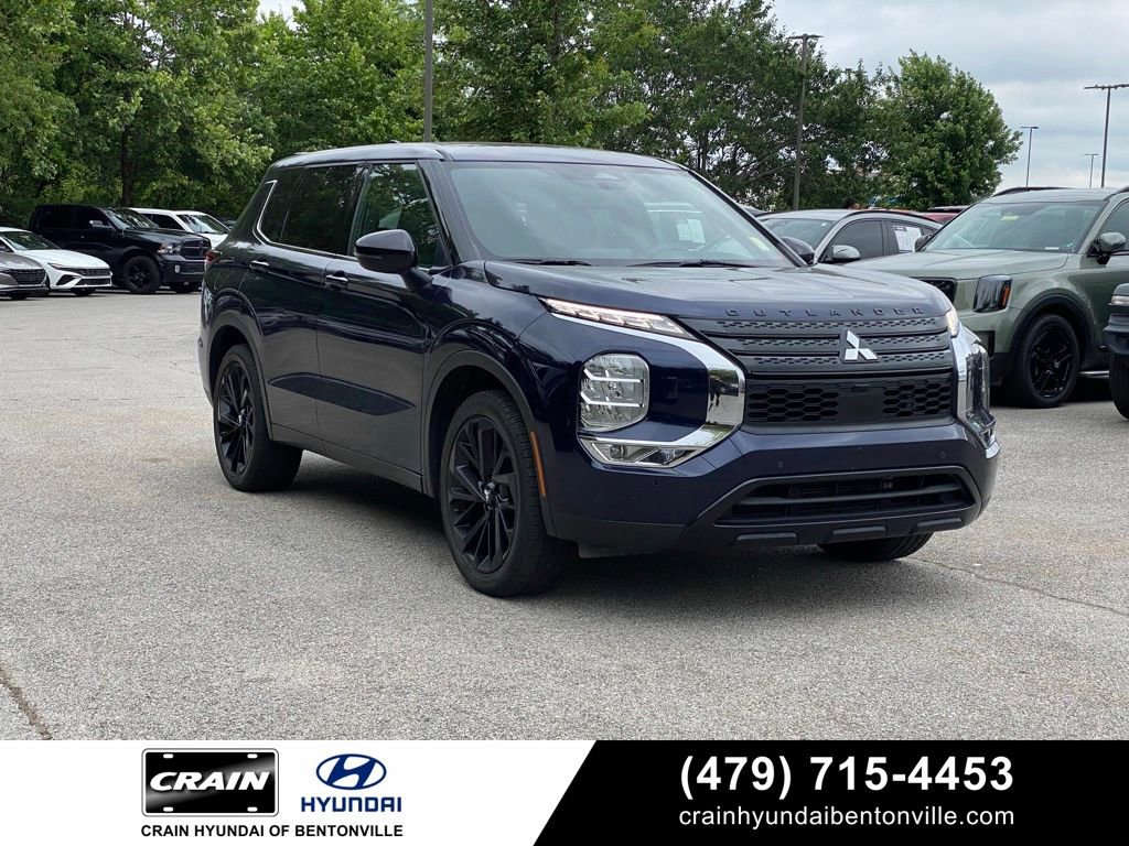 Used 2022 Mitsubishi Outlander SE AWD/4WD image 1