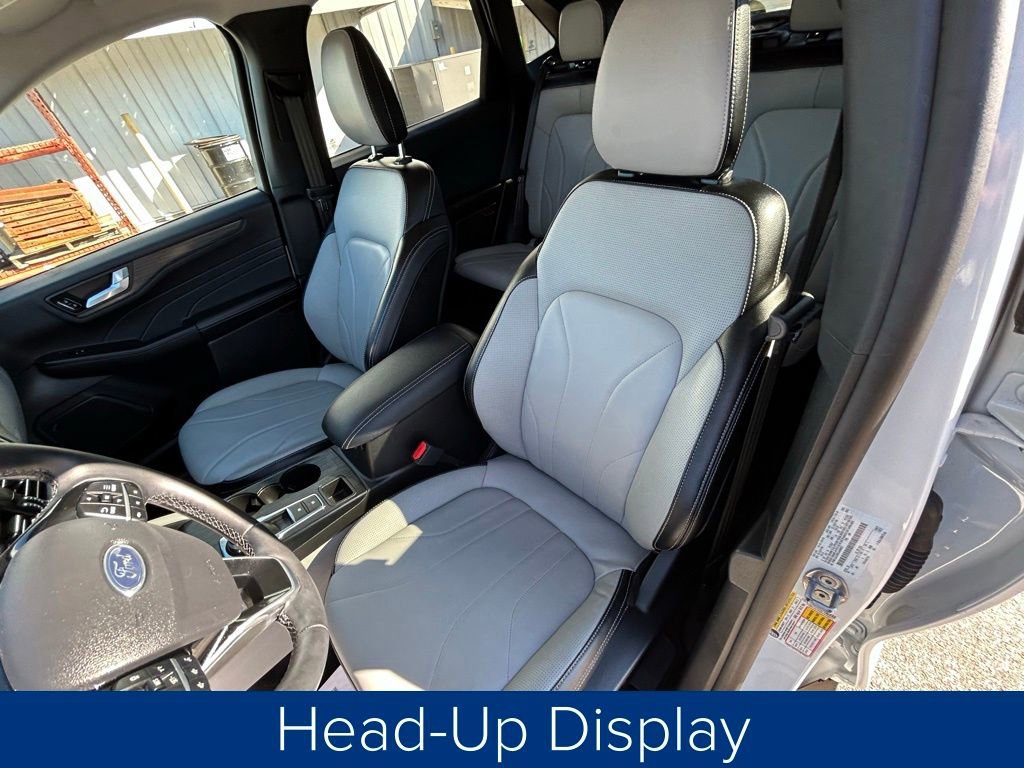 Used 2025 Ford Escape Platinum w/ Premium Technology Package image 30