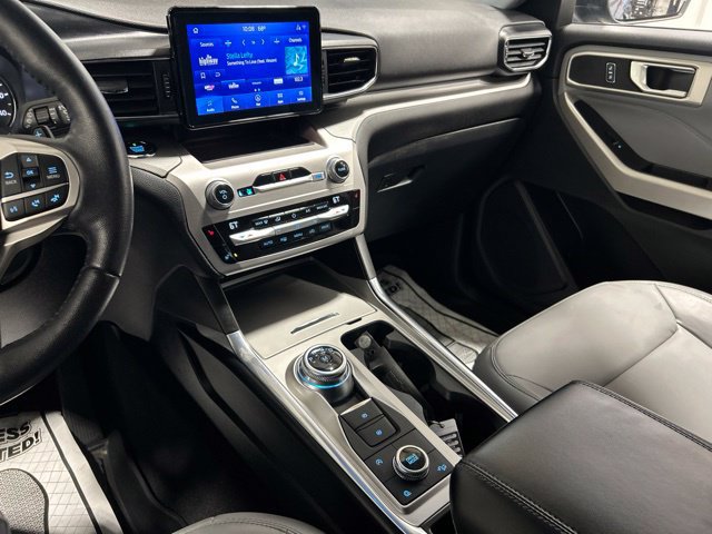 Used 2021 Ford Explorer XLT w/ Equipment Group 202A AWD/4WD image 26