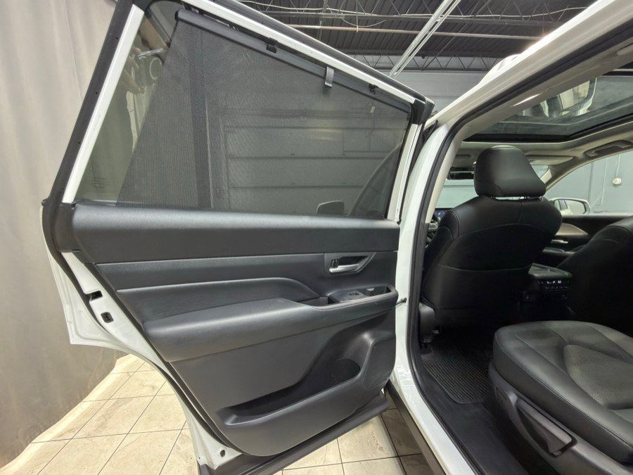 Used 2024 Toyota Grand Highlander AWD image 37