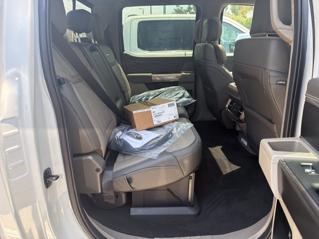 New 2026 Ford F250 Platinum w/ Platinum Plus Package AWD/4WD image 29