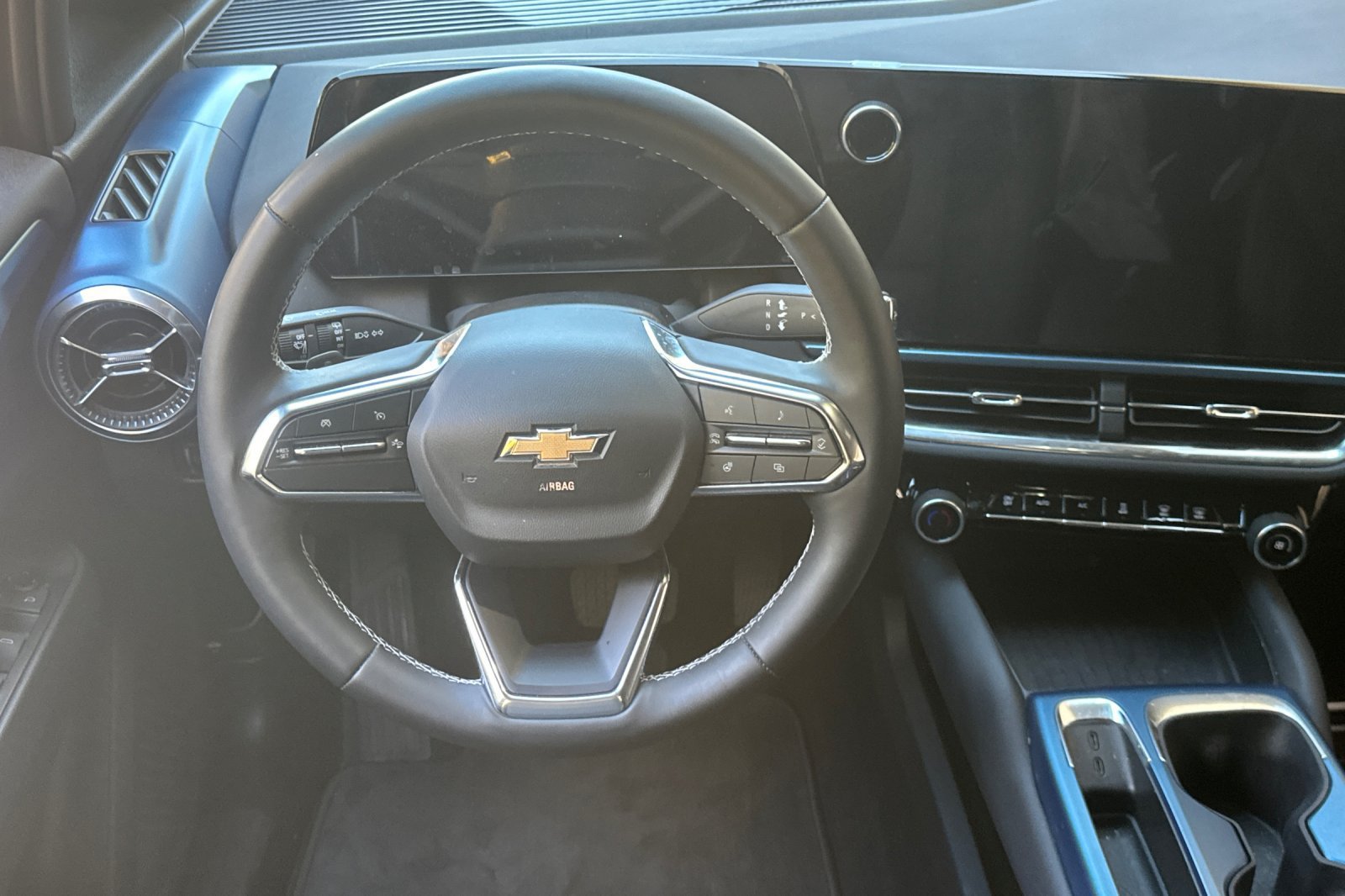 Used 2024 Chevrolet Equinox EV LT FWD image 17