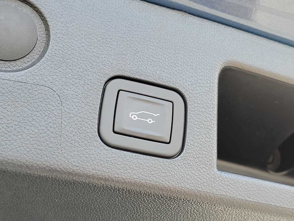 Used 2026 Chevrolet Equinox RS w/ Convenience Package III FWD image 9