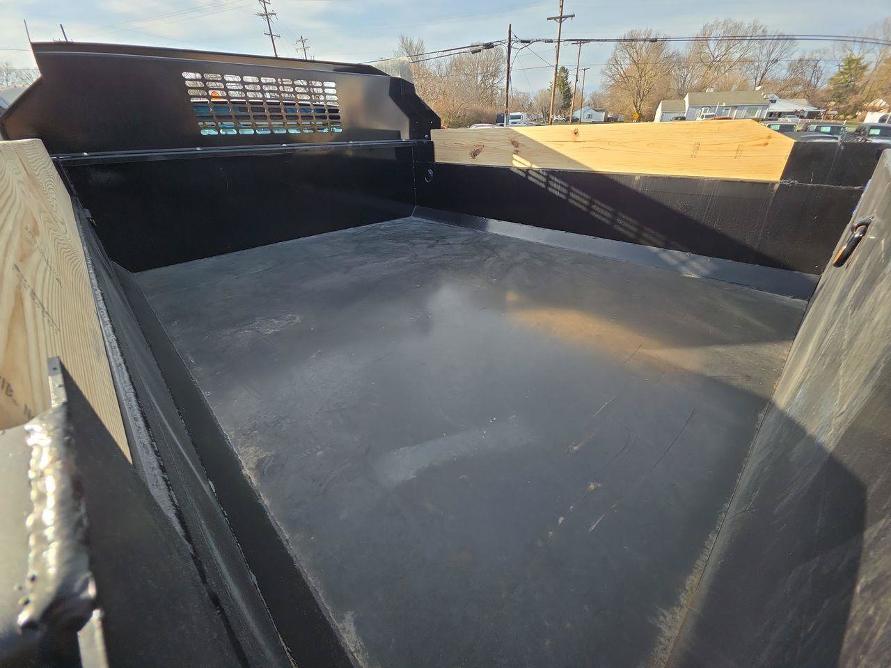 Used 2001 Ford F550 4x4 Regular Cab Super Duty image 15