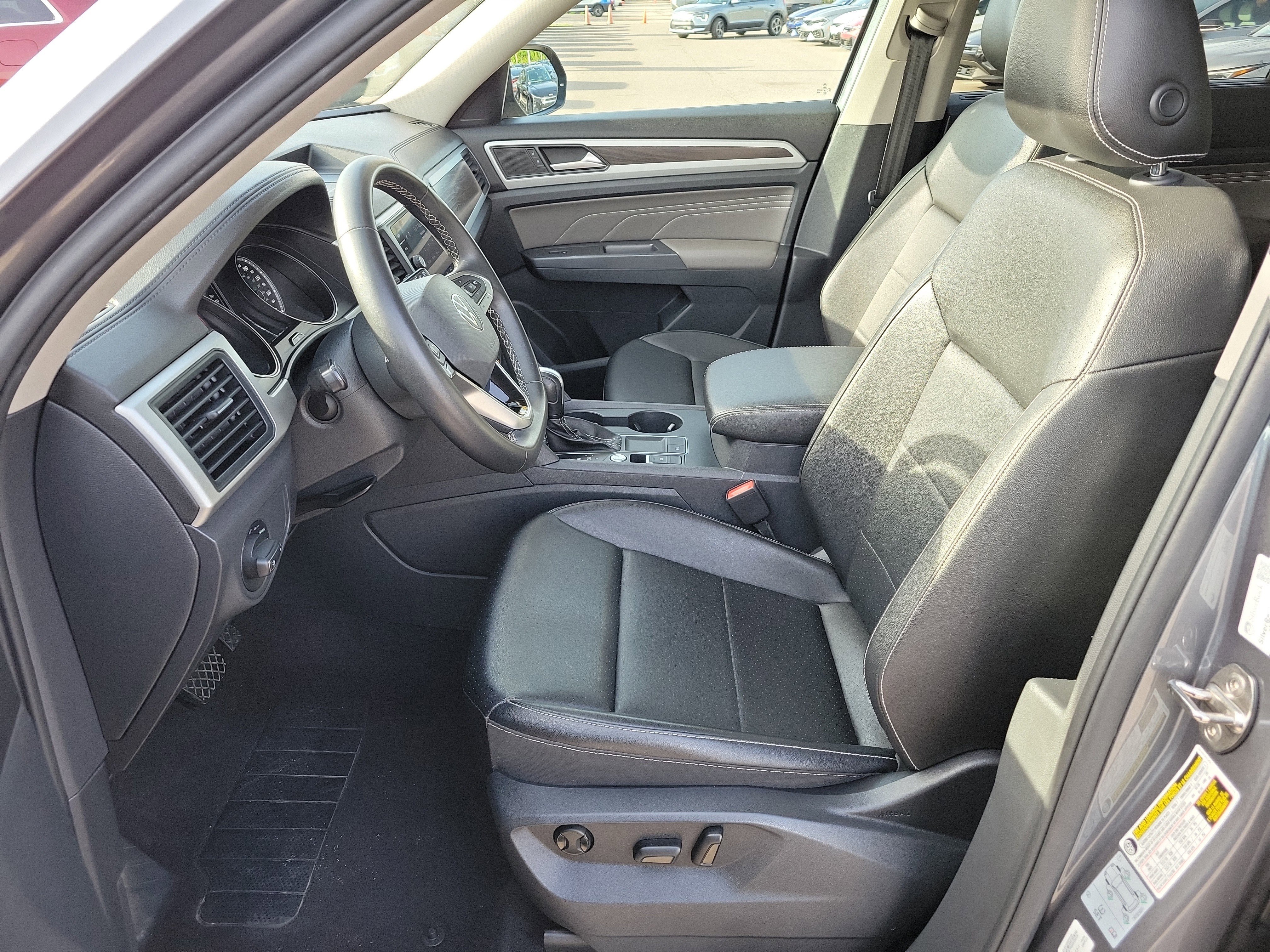 Used 2021 Volkswagen Atlas SE image 22