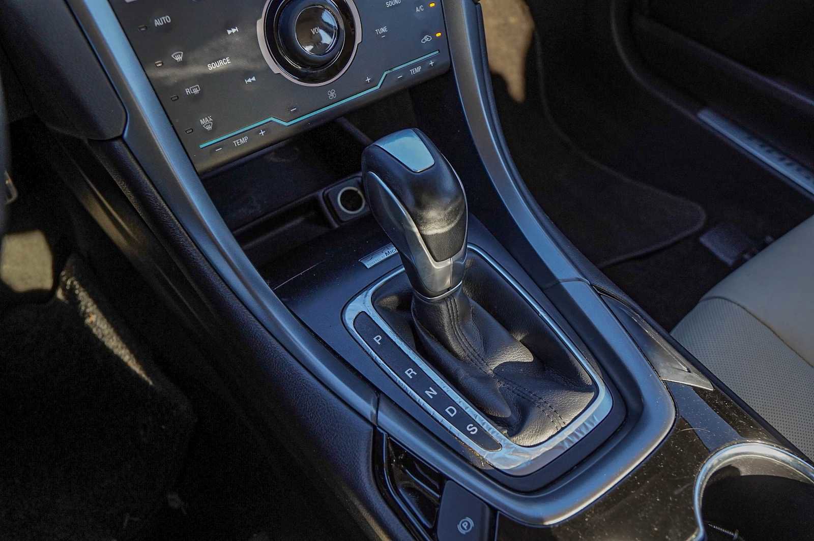 Used 2014 Ford Fusion Titanium image 20