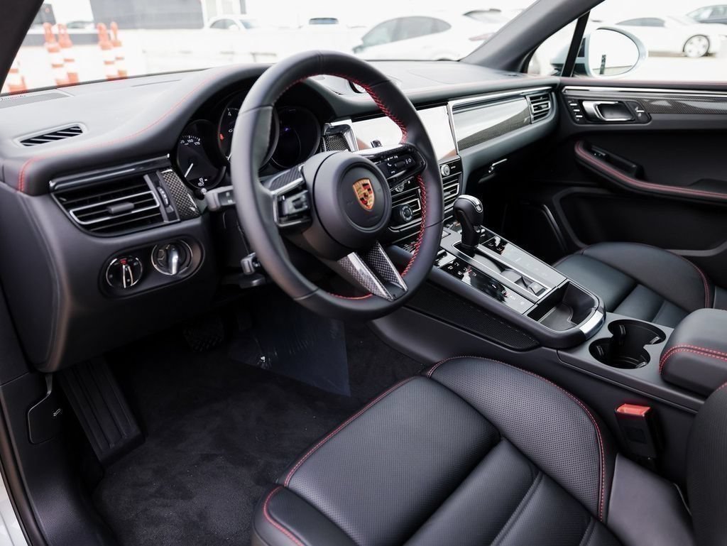 New 2026 Porsche Macan GTS AWD/4WD image 4