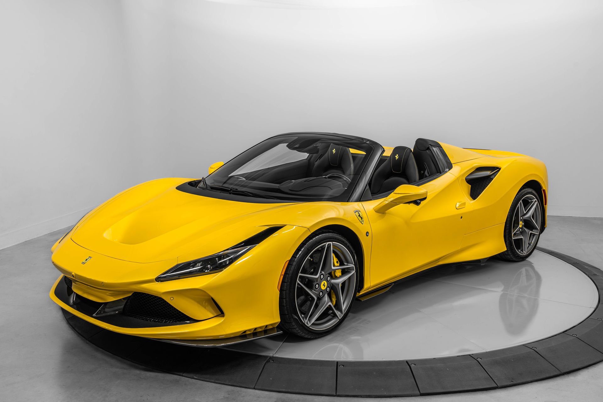Certified 2022 Ferrari F8 Tributo RWD image 12