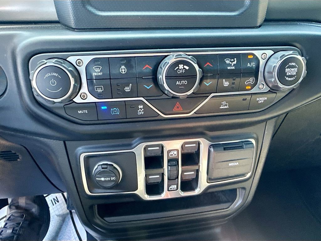 Used 2023 Jeep Wrangler Unlimited w/ Cold Weather Group image 15