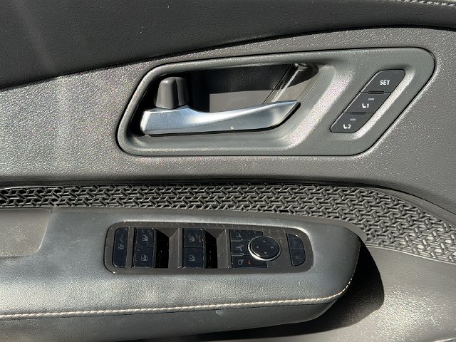 Used 2025 Nissan Ariya FWD image 21