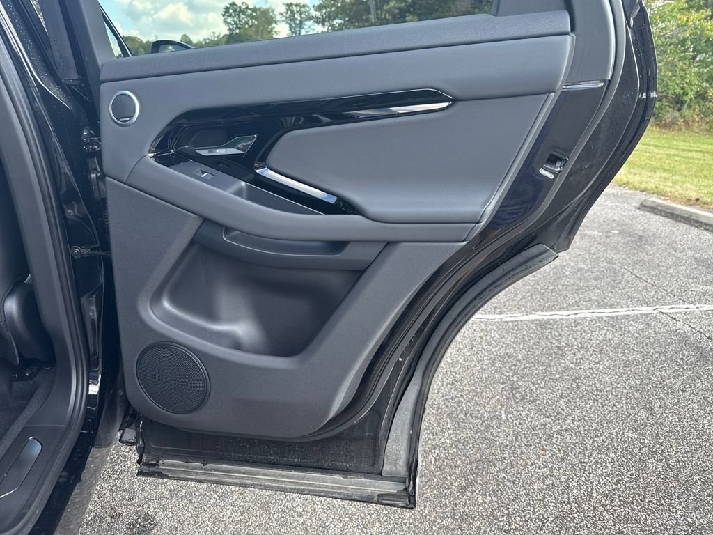 New 2025 Land Rover Range Rover Evoque Dynamic SE image 18