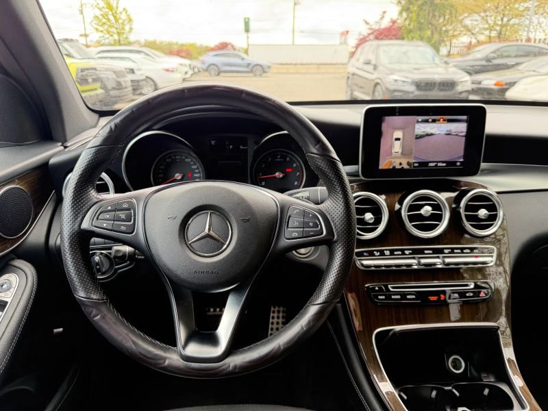 Used 2019 Mercedes-Benz GLC 300 4MATIC image 19