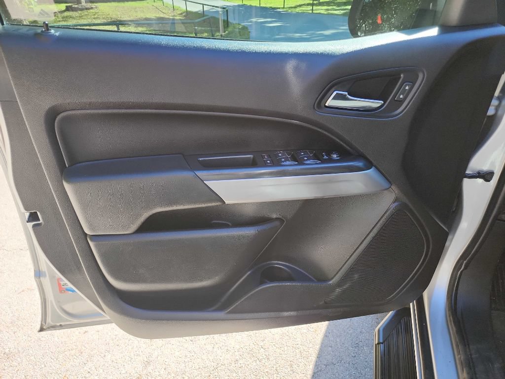Used 2017 Chevrolet Colorado LT RWD image 17