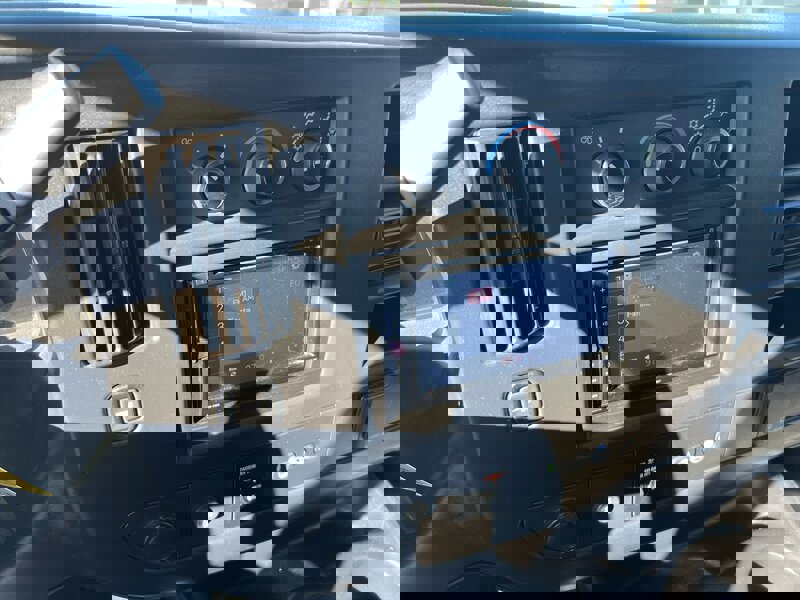 Used 2018 Chevrolet Express 2500 w/ Driver Convenience Package image 18