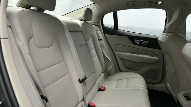 Used 2021 Volvo S60 T6 Momentum AWD/4WD image 13