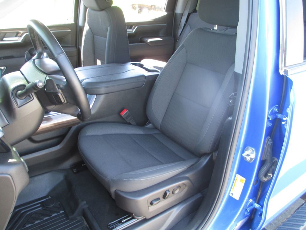 Used 2025 Chevrolet Silverado 1500 LT w/ Z71 Off-Road Package AWD/4WD image 22