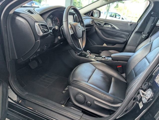 Used 2018 INFINITI QX30 image 7