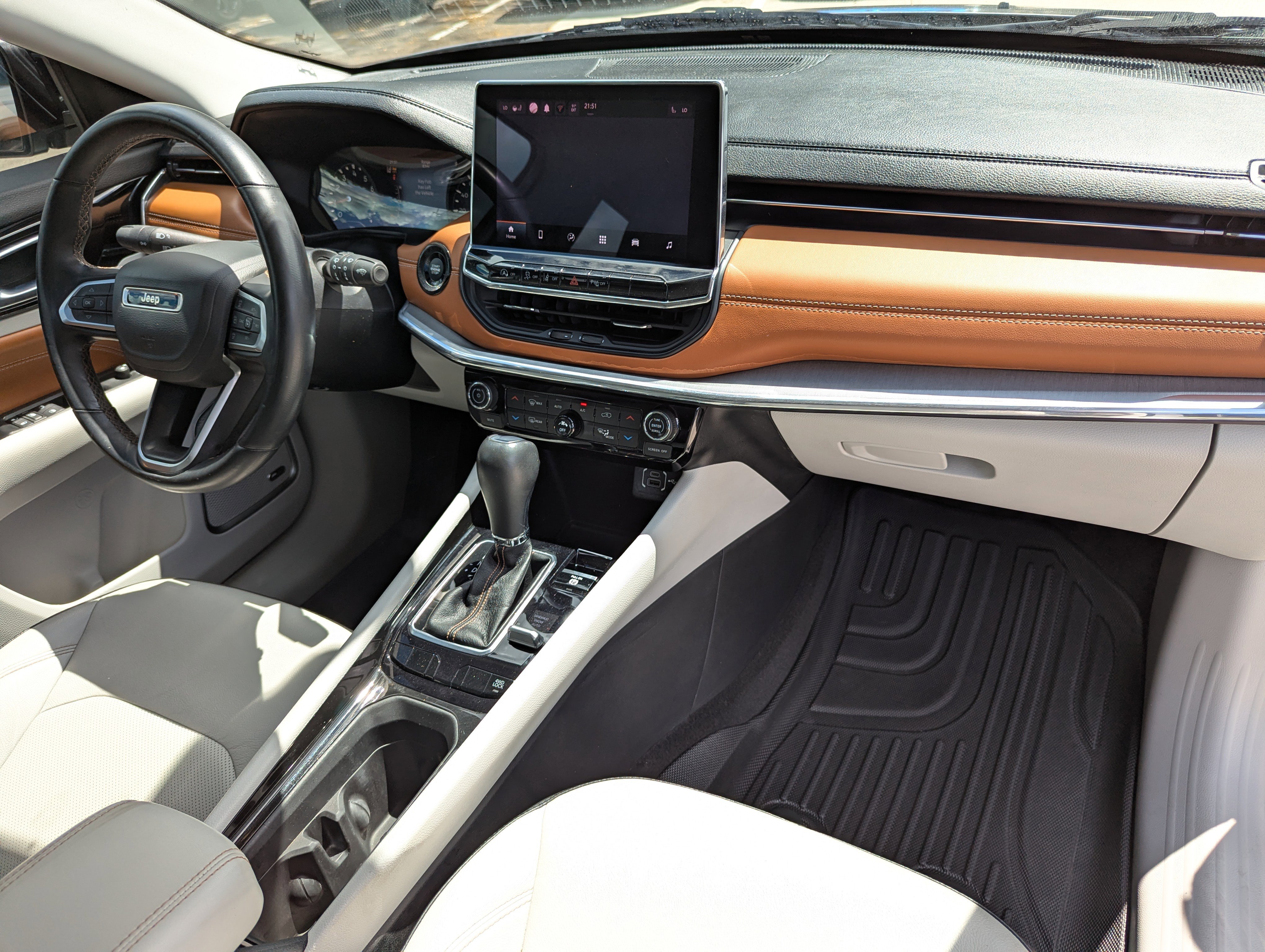 Used 2022 Jeep Compass Limited w/ Sun and Sound Group image 11