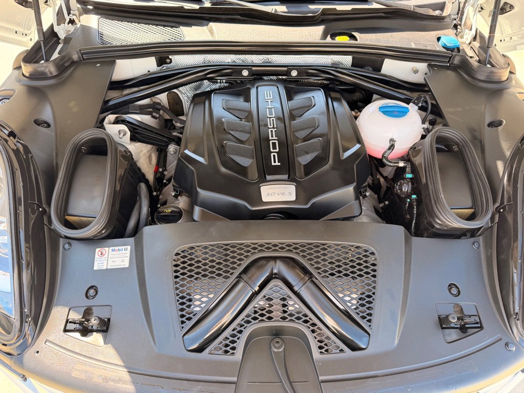 Used 2015 Porsche Macan S w/ Premium Package Plus image 24