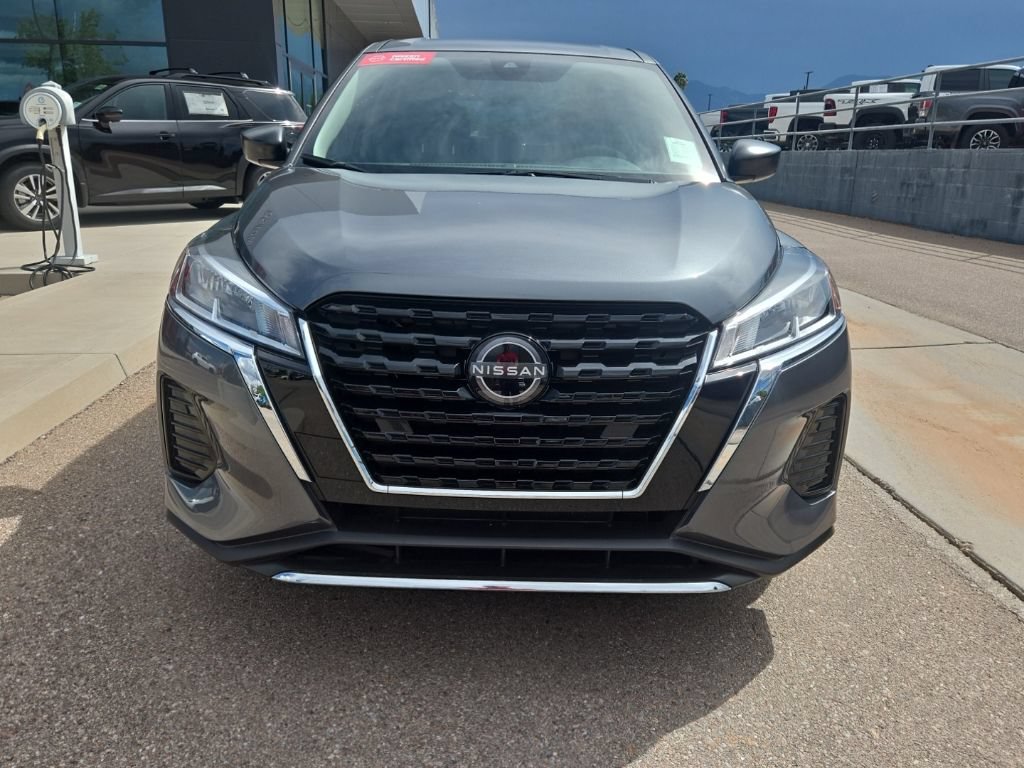 Used 2025 Nissan Kicks Play S FWD image 2