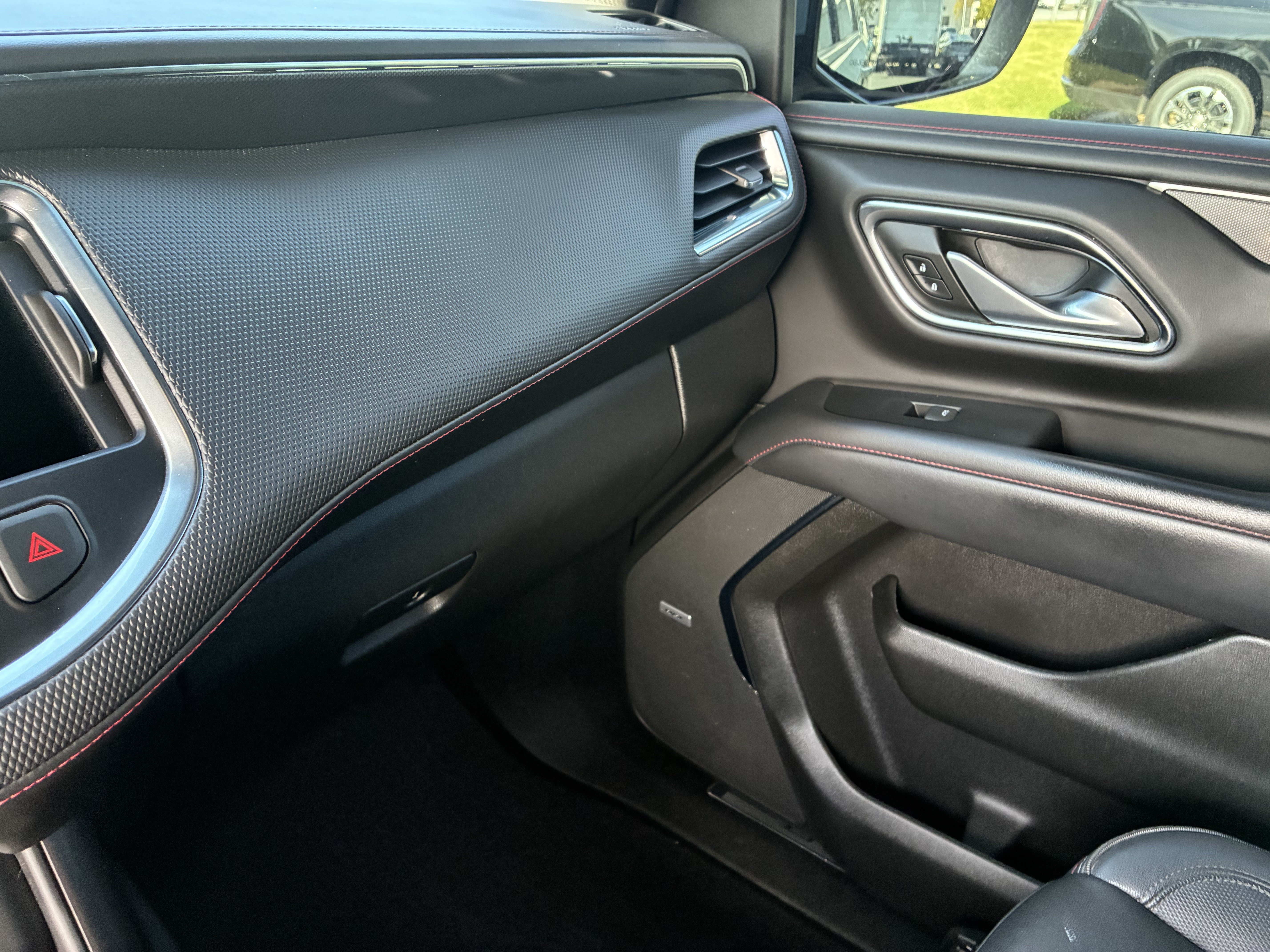Used 2022 Chevrolet Suburban RST w/ Luxury Package RWD image 34