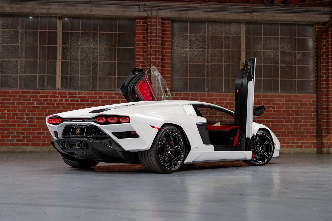 Used 2022 Lamborghini Aventador Countach AWD/4WD image 33