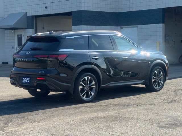 Used 2025 INFINITI QX60 Luxe w/ Lighting Package (N94) AWD/4WD image 4