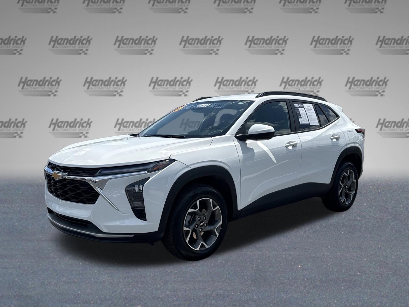 Used 2025 Chevrolet Trax LT FWD image 5