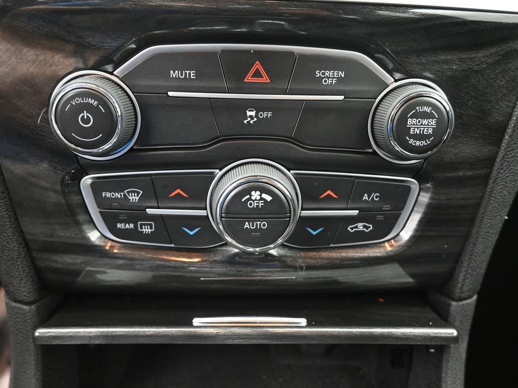 Used 2022 Chrysler 300 Touring AWD/4WD image 13