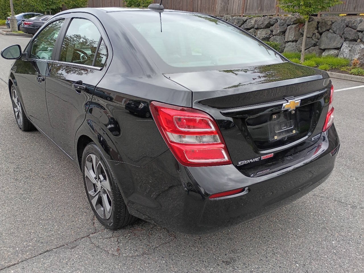 Used 2018 Chevrolet Sonic Premier FWD image 5