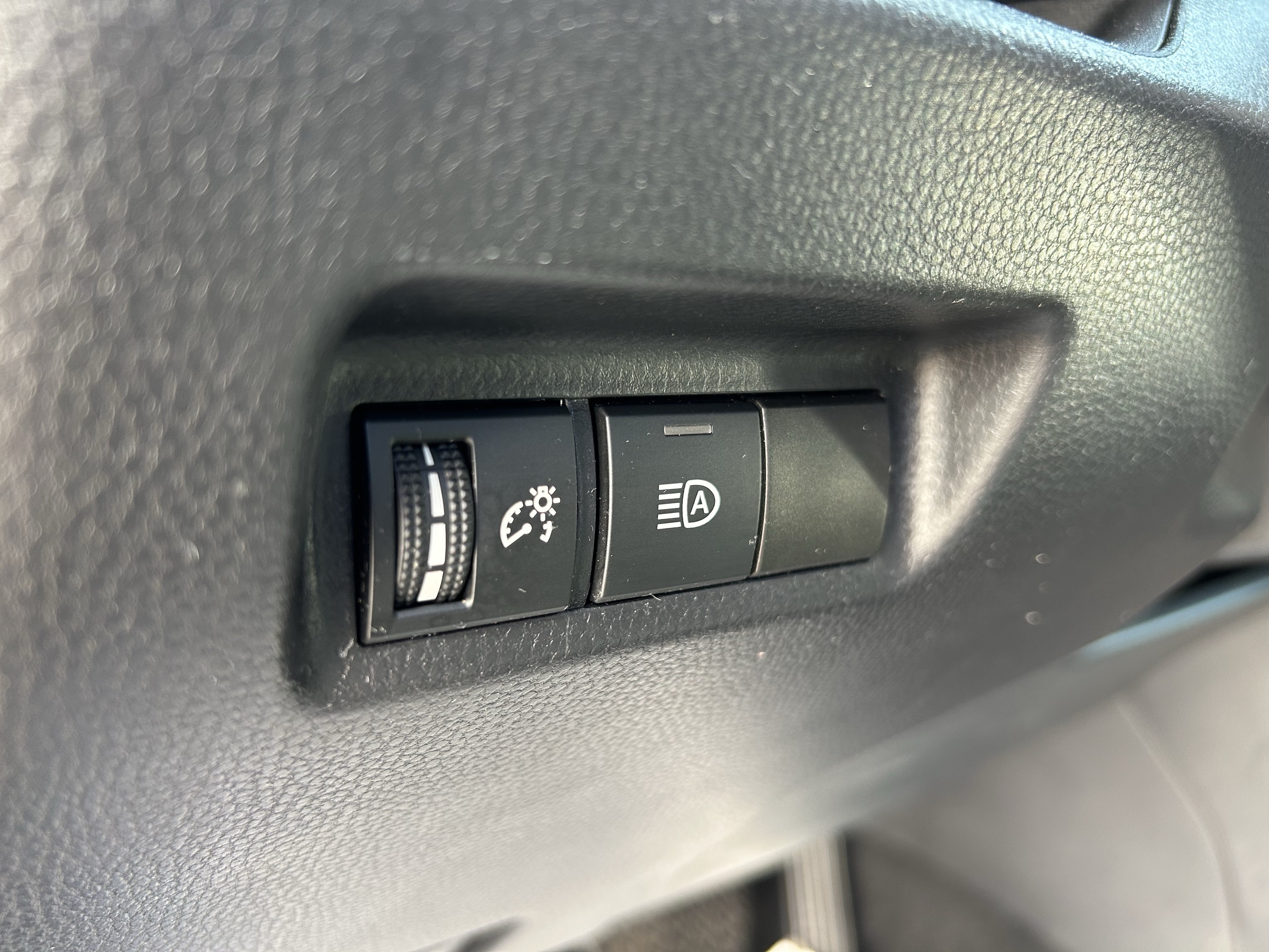 Certified 2025 Toyota RAV4 XLE FWD image 15