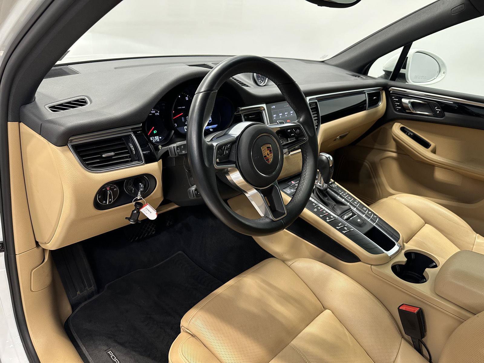 Used 2018 Porsche Macan AWD/4WD image 4