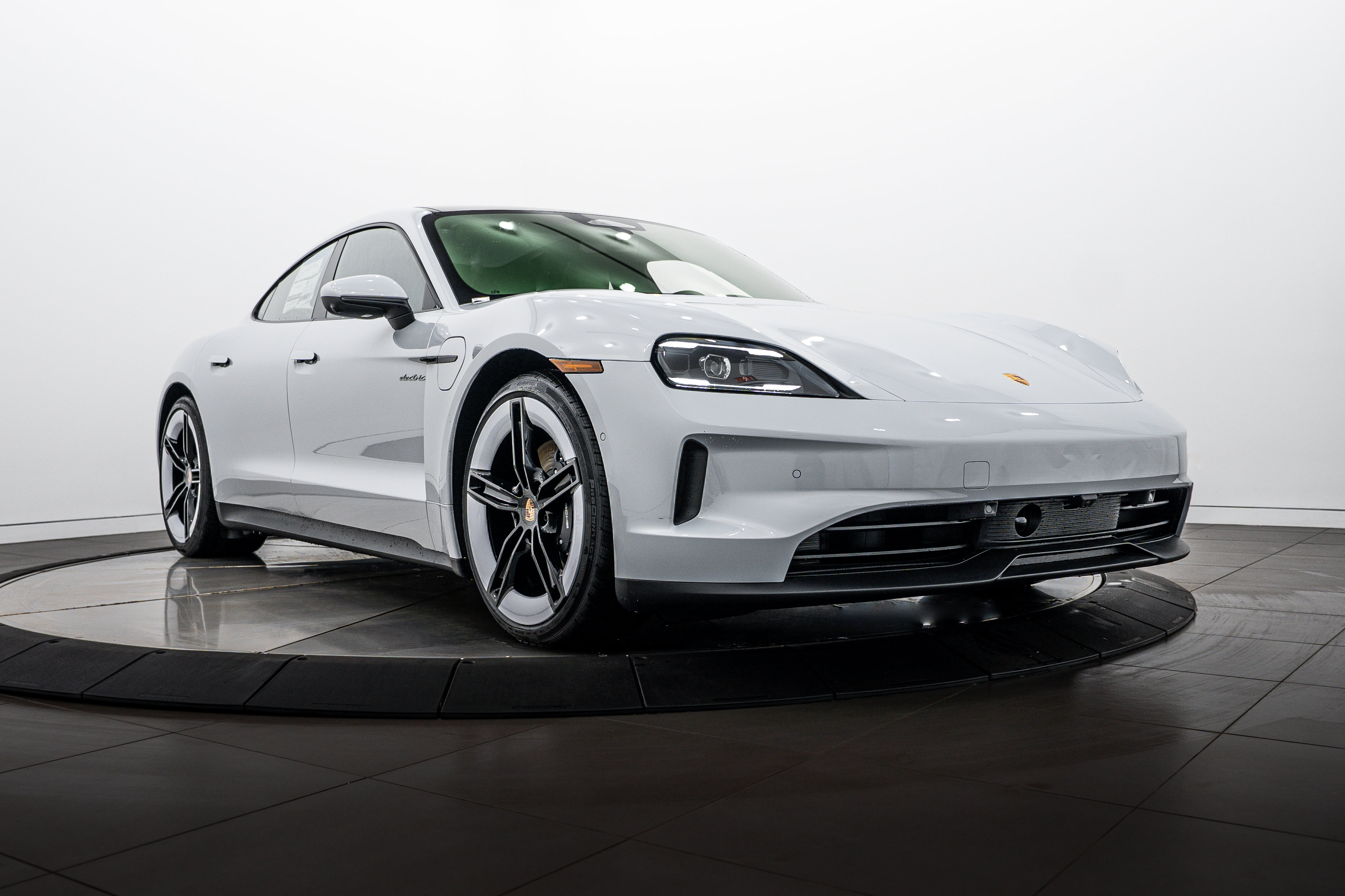 New 2026 Porsche Taycan AWD/4WD image 9