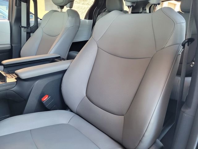 Used 2025 Toyota Sienna XLE image 20