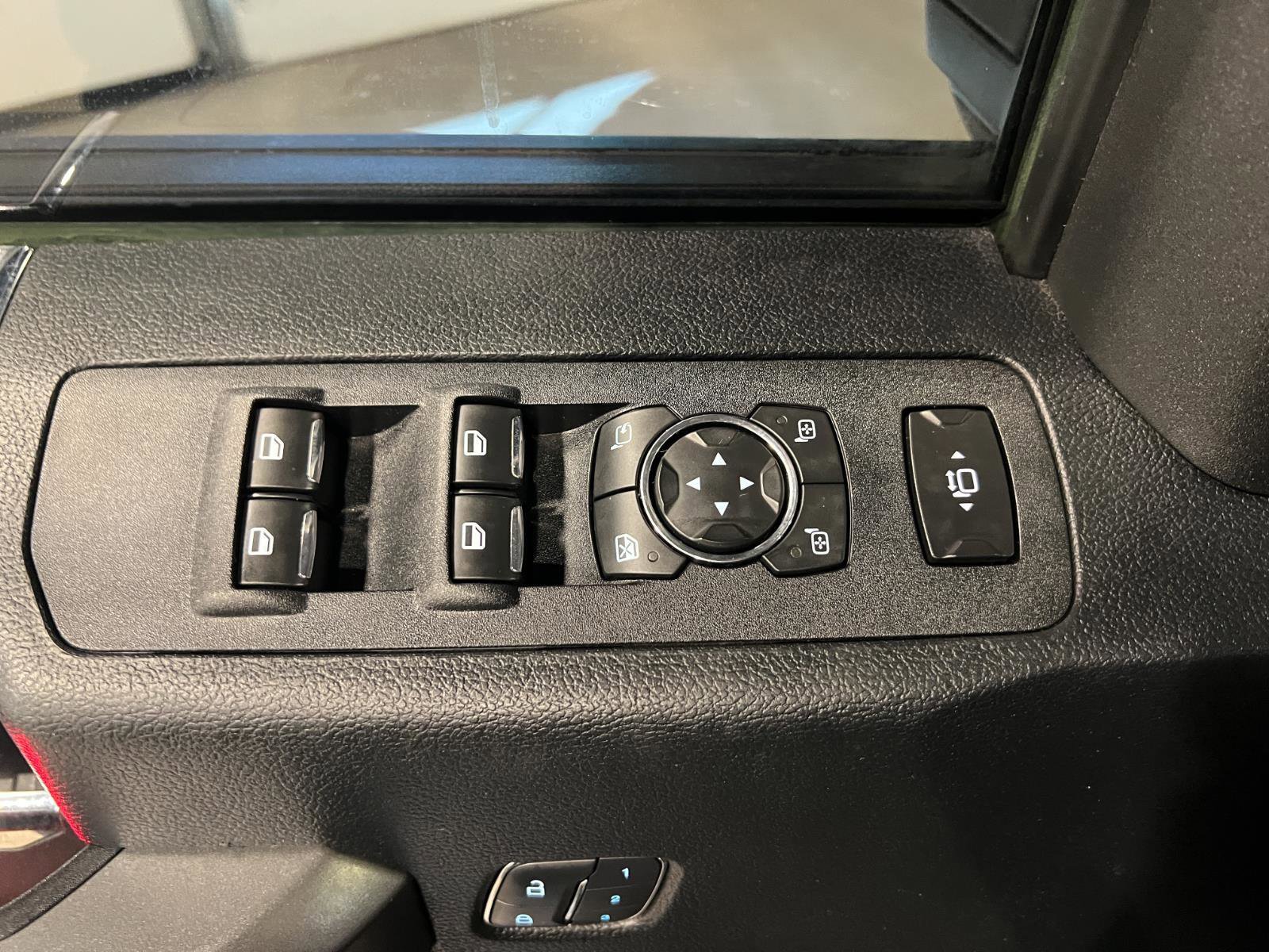 Used 2018 Ford F250 Platinum w/ Platinum Ultimate Package image 27