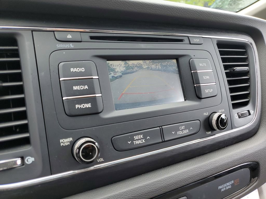 Used 2016 Kia Sedona LX image 28